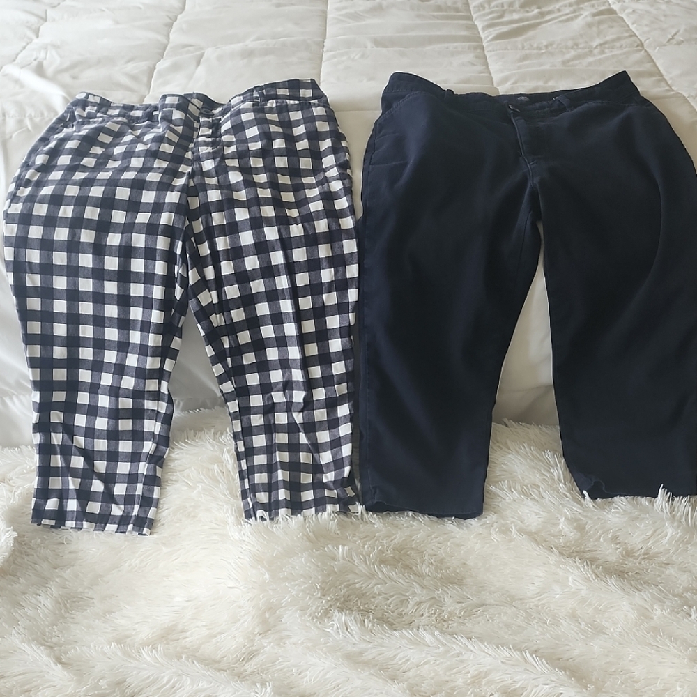 Women's Checkered and Solid  Black Capri Set